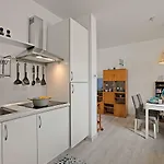 Elizabeth House-100m & Priv Parking - Happy * Toscolano Maderno