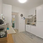 Lejlighed Elizabeth House-100m & Priv Parking - Happy